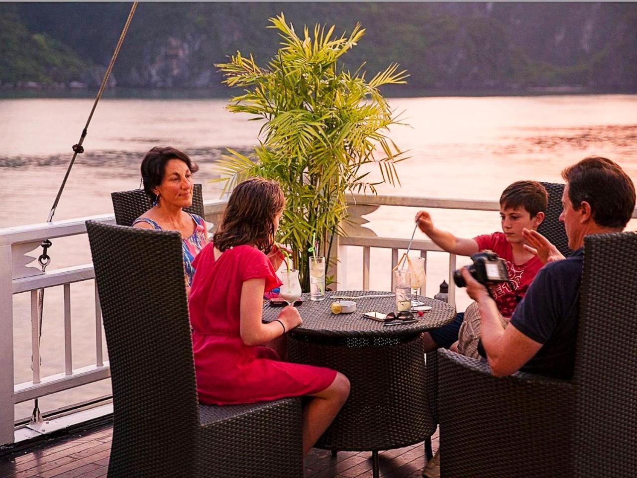 Hotel Victory Boutique Cruise Hạ Long Exterior foto